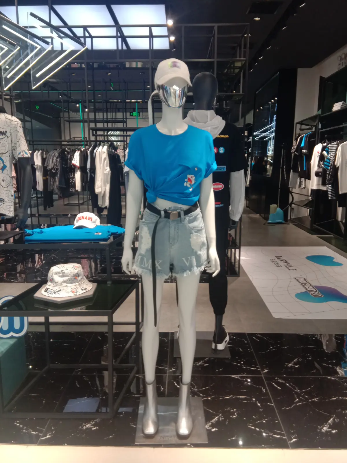 Mannequin Display 4