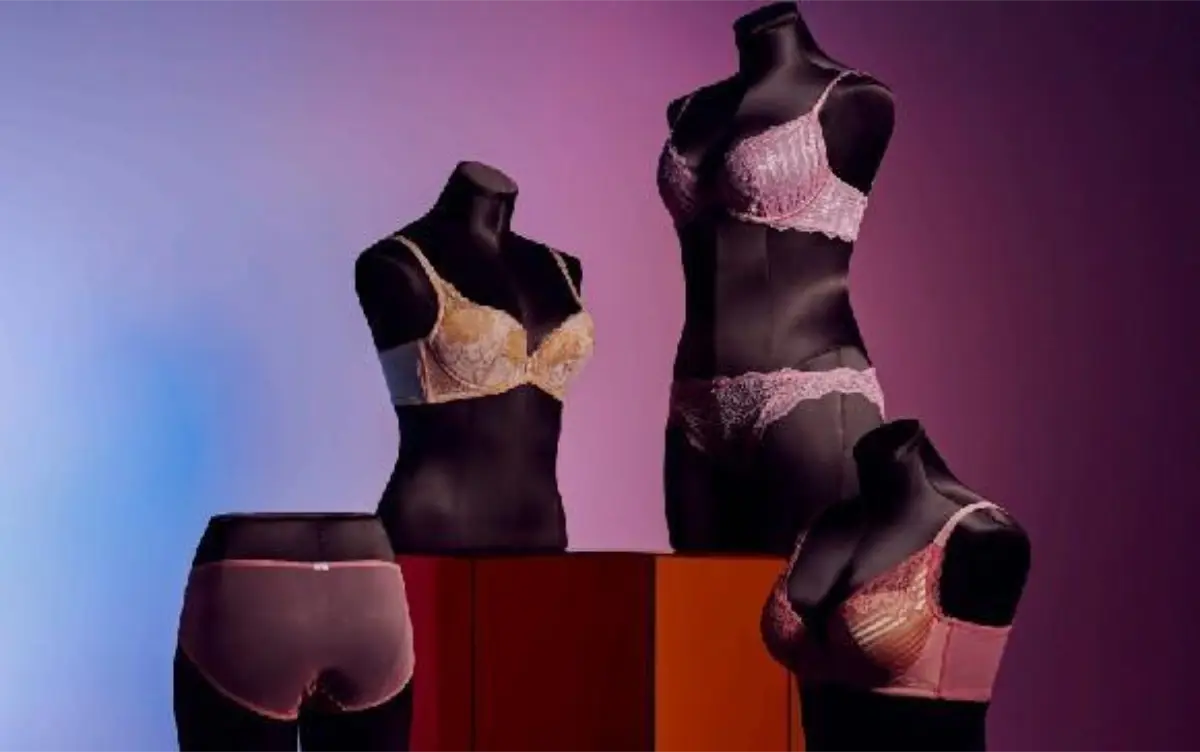 Mannequin Display 2