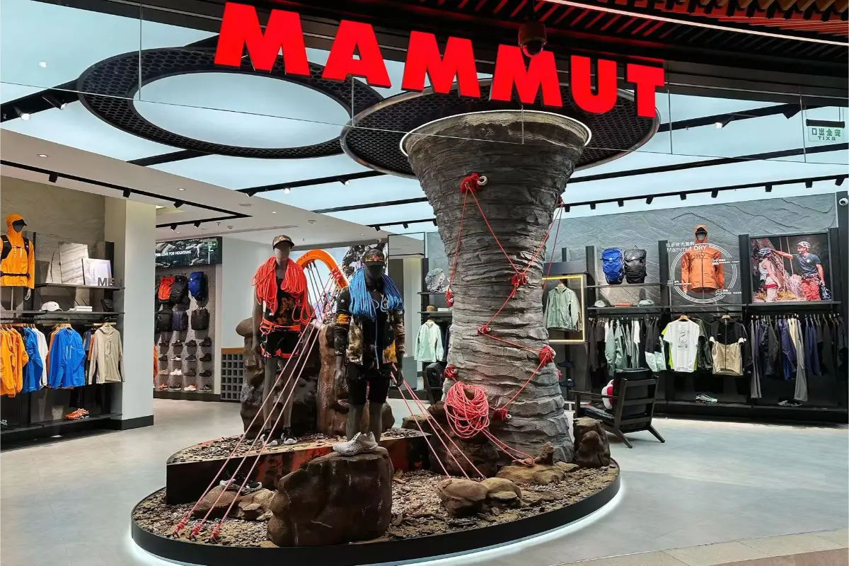 Fast Fashion Mannequins